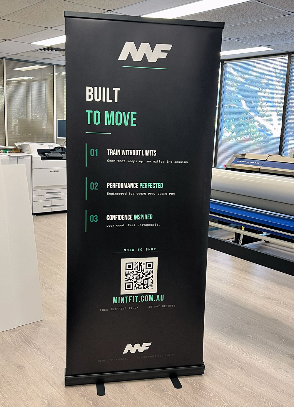 Pull-up-banner-luxe-black-base4